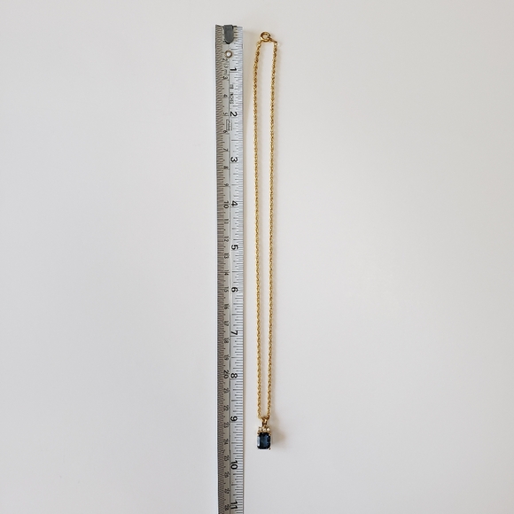 Beautiful gold tone necklace blue crystal pendant - Picture 6 of 6